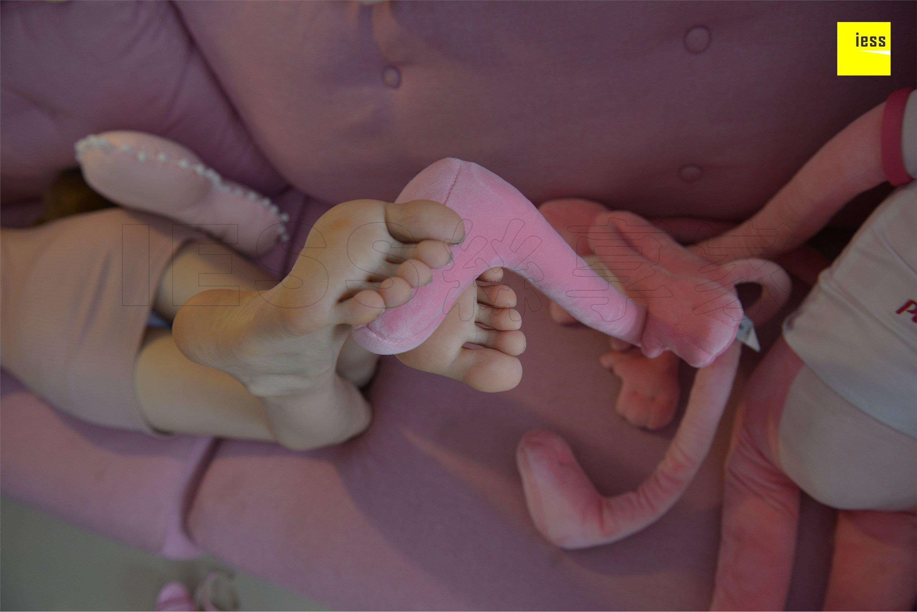 IESS异思趣向 2018.05.09《魔鬼周三》特刊18期：《粉红仲夏梦》佳佳